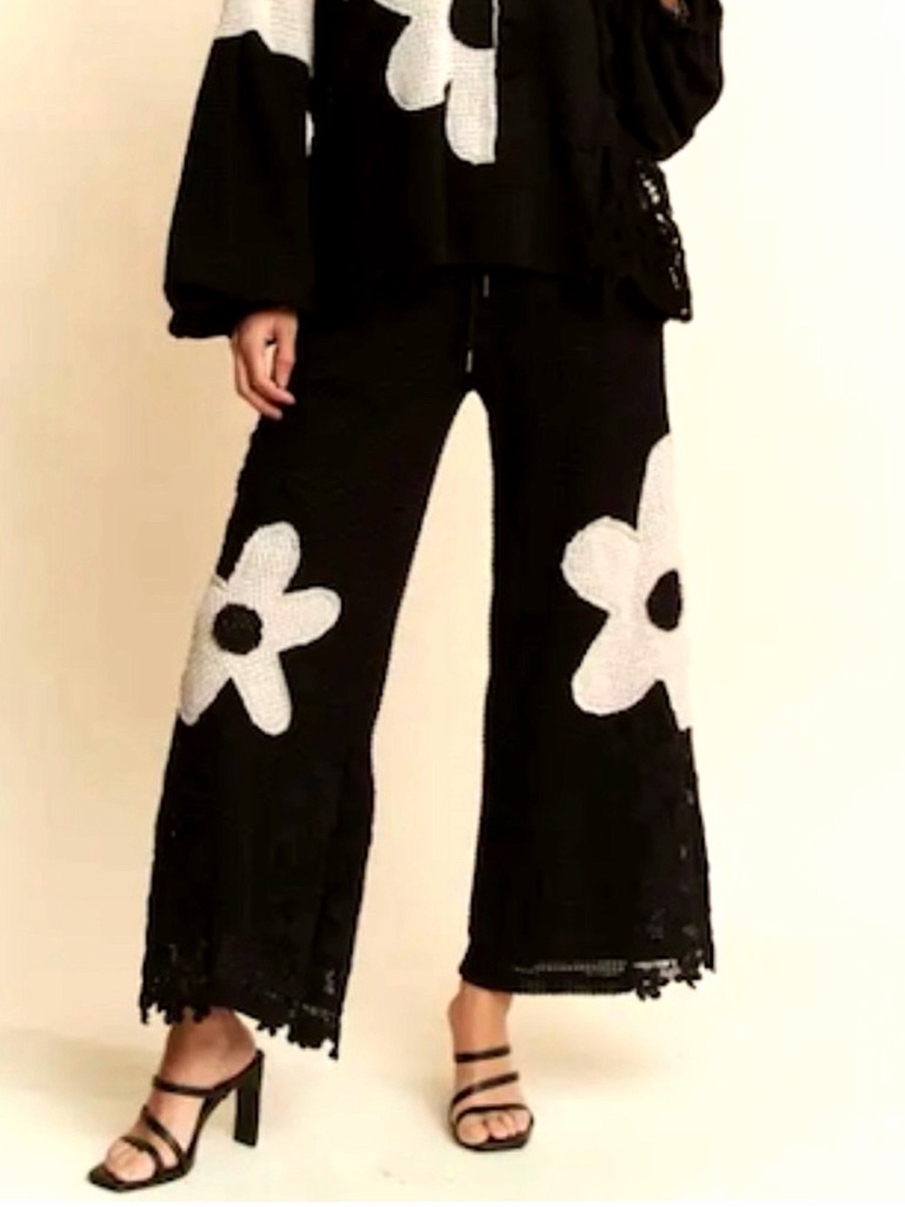 Davi & Dani 2 Pc Flower Patch Lace Crochet Black and White Hoodie V Neck SET! M! - Picture 4 of 7